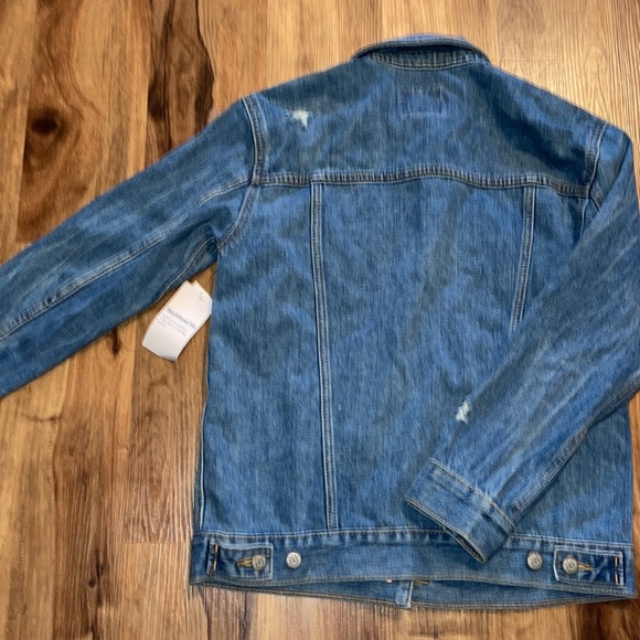 NWT Old Navy Boyfriend Fit Jean Denim Jacket with Distressed Holes for Women - Picture 5 of 5